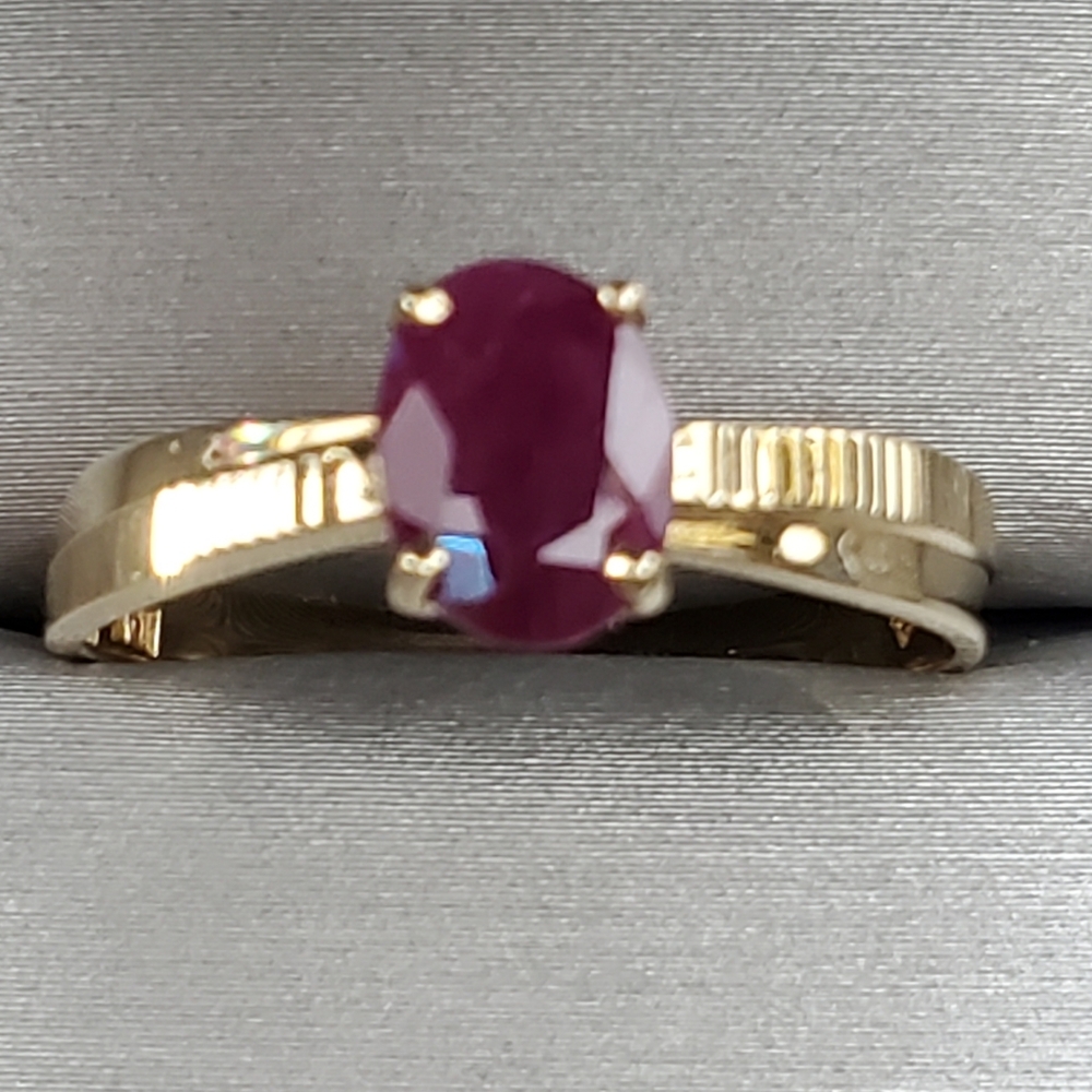 10k Gold Ruby Ring - image 4